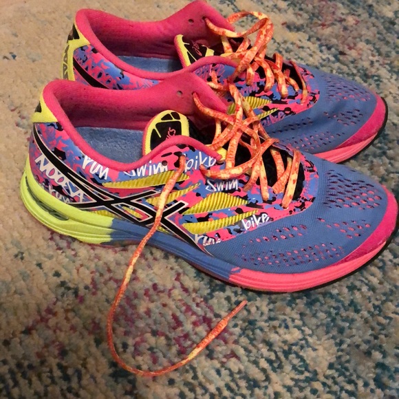 ASICS - Picture 2 of 5